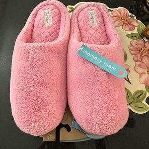 NWT Dearfoam slippers